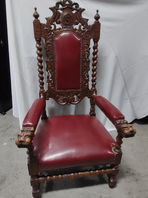 Throne Chair